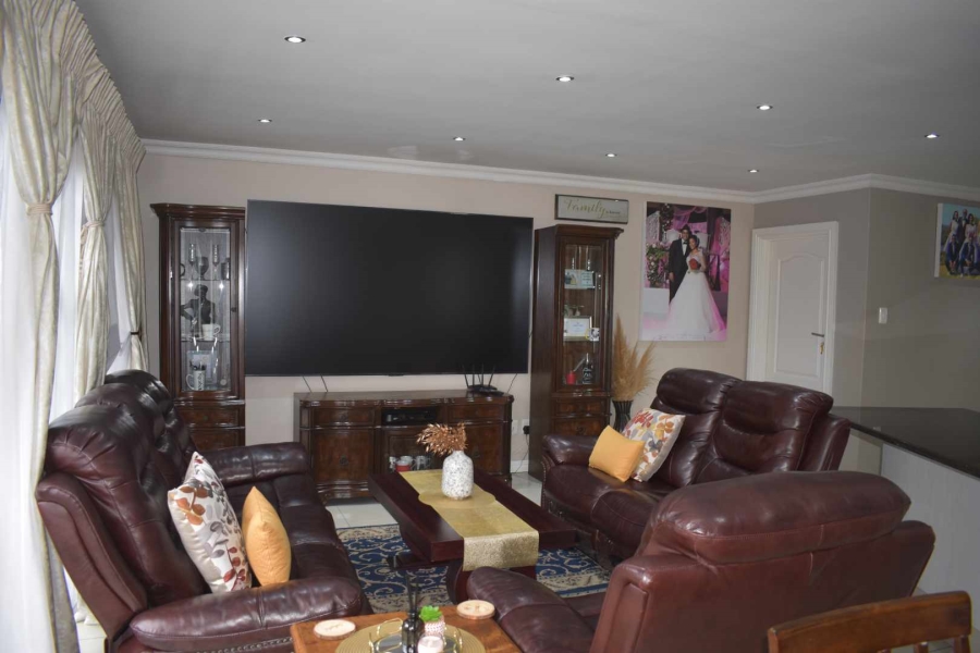 4 Bedroom Property for Sale in Beacon Bay Eastern Cape